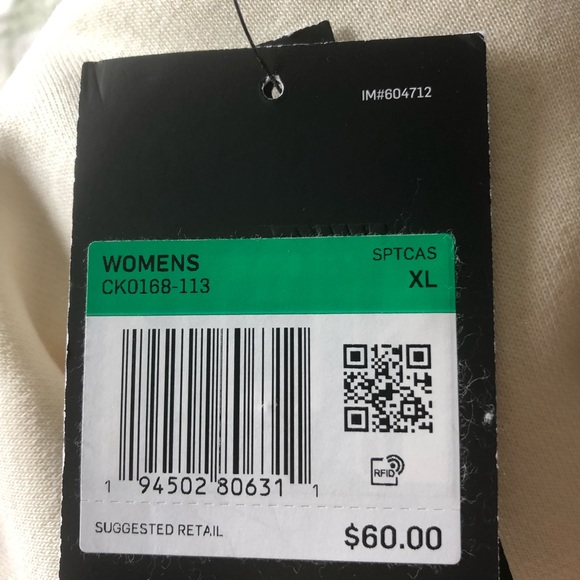 Nike Sportswear Essential Crewneck in Coconut Milk - Picture 12 of 12